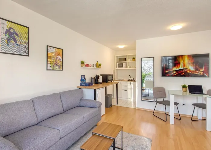 Premium Sonne #1 - Modernes Studio, Ruhige Lage, Parkplatz, Smart-tv & Wlan * Halle (Saale)